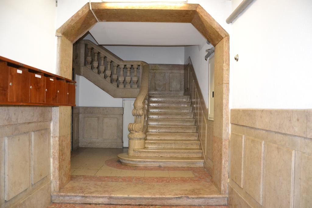 The Loghouse Apartment Lisbon Exterior photo